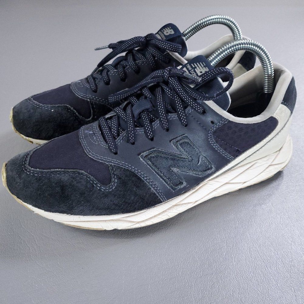 New Balance Universal 96 Running Shoe Womens Size 9 Suede Mesh Athletic Sneaker